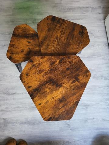 Set van 3 bijzettafels - Industrieel Design beschikbaar voor biedingen