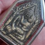 Boeddhisme: Dubbelzijdige Aardewerk Amulet, Verzamelen, Verzenden, Zo goed als nieuw