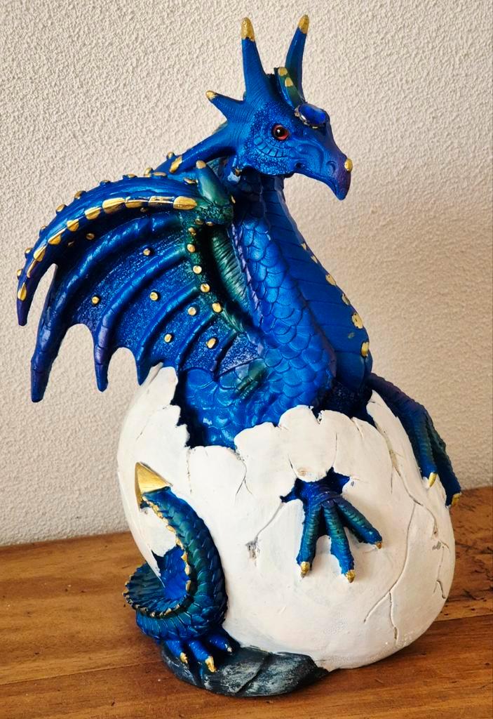 Prachtig beeldje van blauwe draak ui ei. Verzamel, Verzamelen, Beelden en Beeldjes, Ophalen of Verzenden
