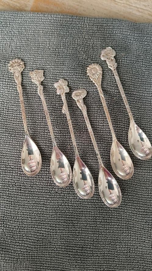 Verzilverde Theelepels met Bloemmotieven - DE, Antiek en Kunst, Antiek | Bestek, Ophalen of Verzenden