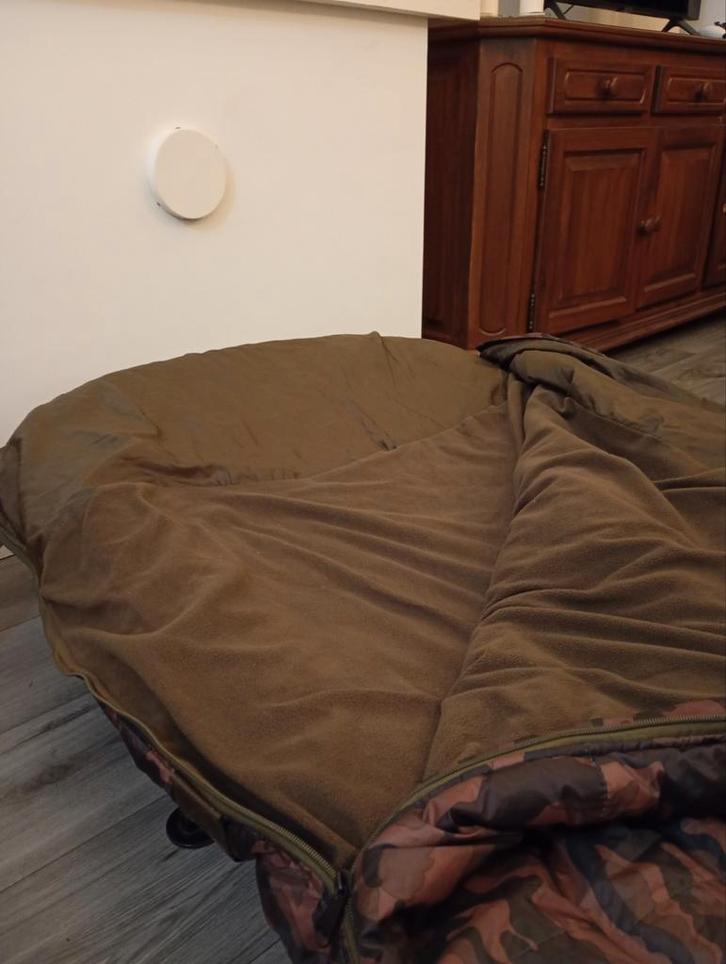 Sleep system Fox Warrior karperbed,JRC Defender II Fleece, Watersport en Boten, Hengelsport | Karpervissen, Zo goed als nieuw