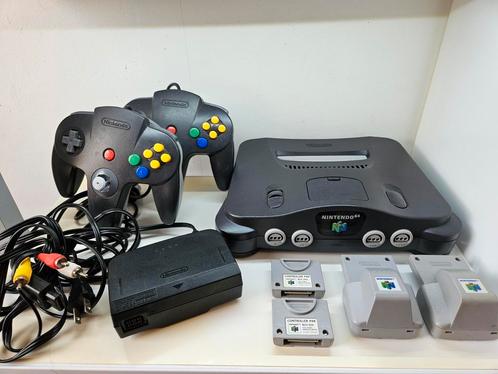 Nintendo 64 N64 donker grijs 2 controllers en accessoires, Spelcomputers en Games, Games | Nintendo 64, Gebruikt, Ophalen of Verzenden