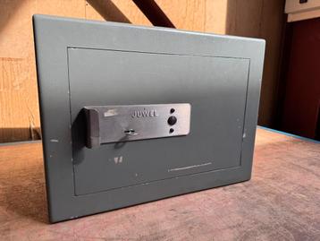 Zware Extreem dikke Juwel kluis en brandkast 2 sleutels beschikbaar voor biedingen