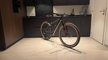 Scott scale 910 2021 carbon beschikbaar voor biedingen