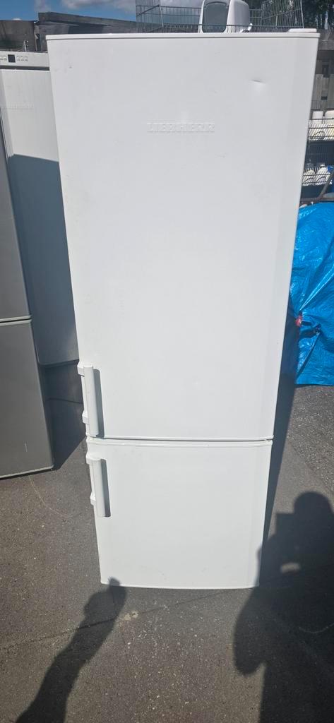 Liebherr koelvriescombinatie met garantie, Witgoed en Apparatuur, Koelkasten en IJskasten, Zo goed als nieuw, Met aparte vriezer