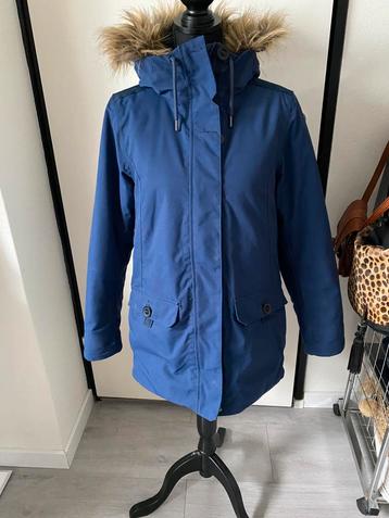 Mooie blauwe winterparka van helly hansen maat M beschikbaar voor biedingen