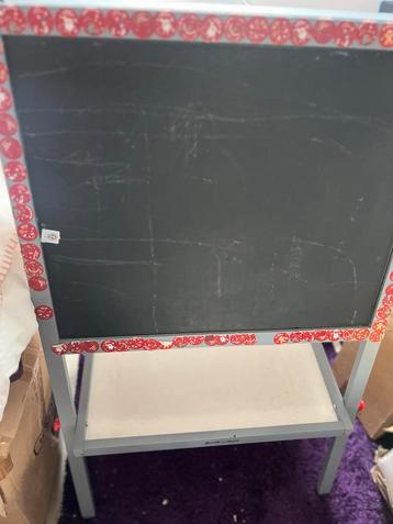 schoolboord beschikbaar voor biedingen