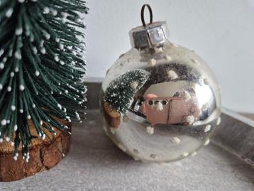 Vintage kerstbal stip groot zilver 532 beschikbaar voor biedingen