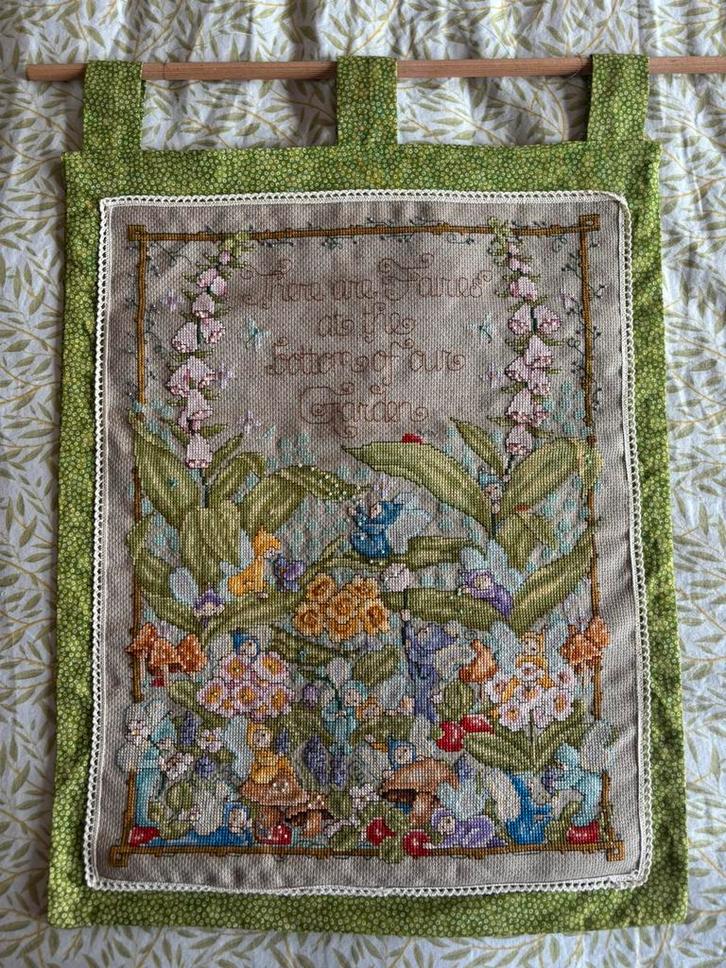 Vintage geborduurd wandkleed 40 x 55, Antiek en Kunst, Antiek | Kleden en Textiel, Ophalen of Verzenden