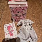 Zsiga Care Bears: Always There Bear(zakje gesealed!), Verzamelen, Poppen, Ophalen of Verzenden, Nieuw, Pop