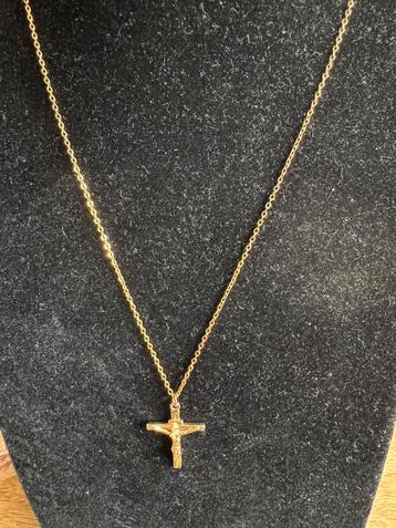 Nieuwe ongedragen goudkleurige ketting met hanger beschikbaar voor biedingen