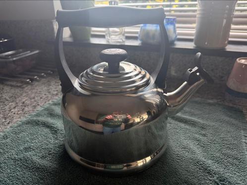 Le Qreuset fluitketel/waterkoker ketel 2.1L, Witgoed en Apparatuur, Waterkokers, Zo goed als nieuw, 2 liter of meer, Ophalen of Verzenden