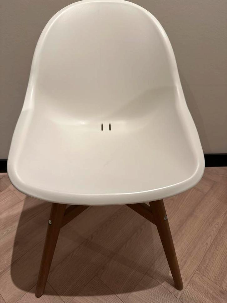 4 Ikea FANBYN Eetkamerstoelen - Wit met Houten Poten, Huis en Inrichting, Stoelen, Zo goed als nieuw, Vier, Hout, Kunststof, Wit