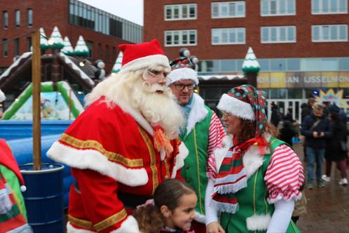 Kerstman met hulpjes in huren, Diversen, Kerst, Ophalen