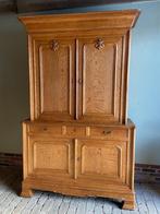 Prachtige antieke eiken houten Louis Philippe buffetkast.