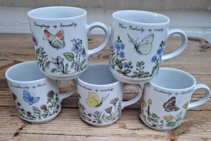 5 Vintage Nutroma vlinder mokjes, Huis en Inrichting, Keuken | Servies, Gebruikt, Kop(pen) en/of Schotel(s), Overige stijlen, Porselein
