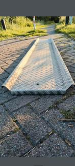 Oprijplank, loopbrug. 288 lang, Ophalen, Zo goed als nieuw, IJzer