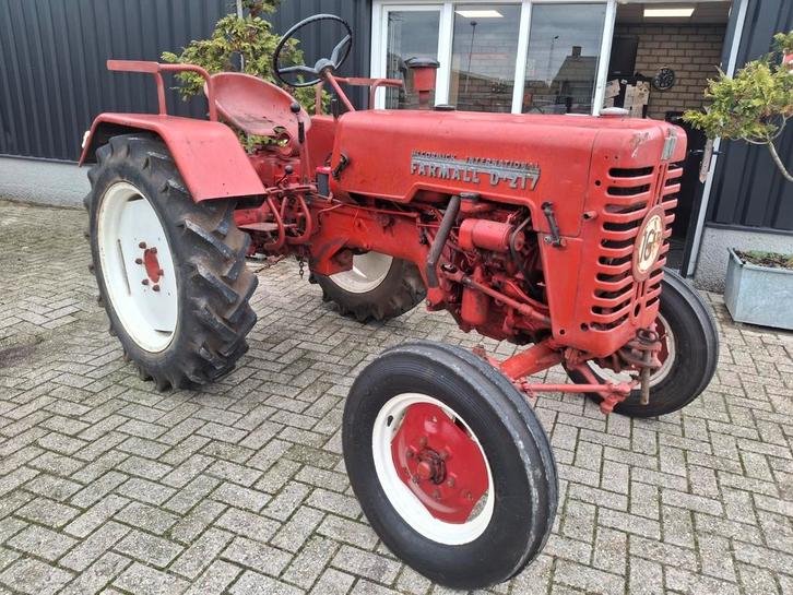 Mc cormick farmall d-217 met hef en kenteken, Zakelijke goederen, Agrarisch | Tractoren, meer dan 10000, McCormick, tot 80 Pk