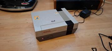 Oude Nintendo Nes 1985 beschikbaar voor biedingen