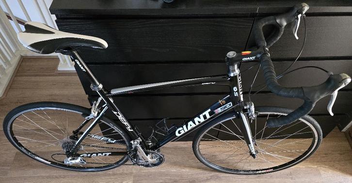 Giant Defy 3 (Size L), Fietsen en Brommers, Fietsen | Heren | Sportfietsen en Toerfietsen, Gebruikt, Giant, Meer dan 20 versnellingen