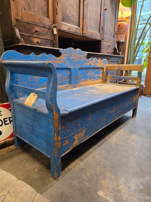 Prachtige Hongaarse klepbank met karaktervol patine, Antiek en Kunst, Antiek | Meubels | Stoelen en Banken, Ophalen of Verzenden