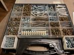 Schroeven, bouten en bevestigingsmaterialen in box, Doe-het-zelf en Verbouw, Ophalen, Gebruikt, Minder dan 50 mm, Schroeven