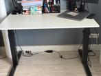 Nette staat verstelbare bureau, Ophalen, In hoogte verstelbaar, Zo goed als nieuw, Bureau