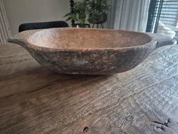 Oude houten trog/schaal beschikbaar voor biedingen