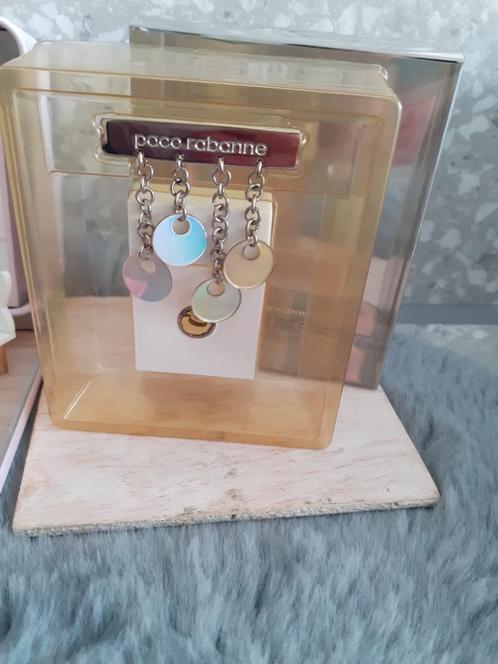 parfumminiatuur met doosje pour elle by paco rabanne, Verzamelen, Parfumverzamelingen, Zo goed als nieuw, Miniatuur, Gevuld, Ophalen