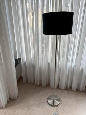 Mooie Staande Schemerlamp beschikbaar voor biedingen