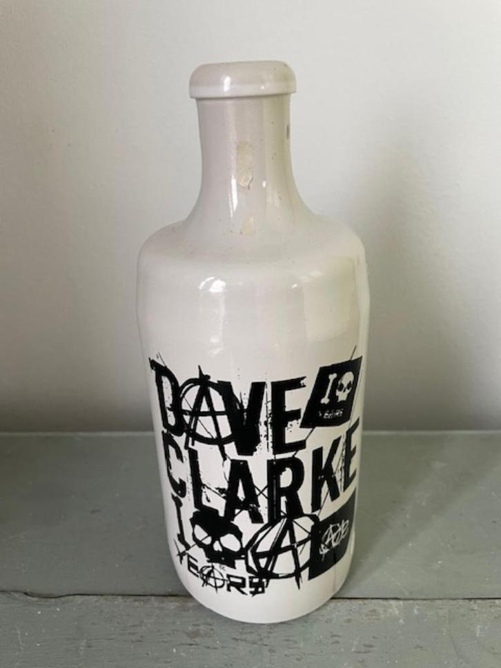 Grijze aardewerk stenen  jeneverfles. Dave Clarke Jenever., Huis en Inrichting, Woonaccessoires | Vazen, Zo goed als nieuw, Wit
