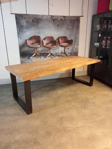 Nieuwe icatchers Mercury boomstamtafel 220-100cm mango €400 beschikbaar voor biedingen
