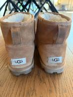 UGGS mt 38, Kleding | Dames, Schoenen, UGG, Bruin, Lage of Enkellaarzen, Ophalen of Verzenden
