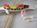 Mooie houten treinrails, een paar treinen en accessoires, Kinderen en Baby's, Speelgoed | Houten speelgoed, Ophalen of Verzenden