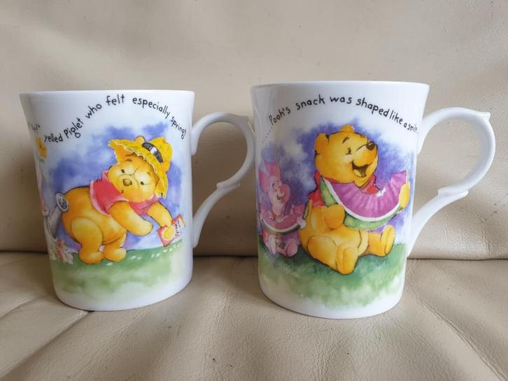 2X Vintage (DISNEY) WINNIE the POOH kopjes KINGSBURY England, Verzamelen, Disney, Zo goed als nieuw, Servies, Winnie de Poeh of vrienden