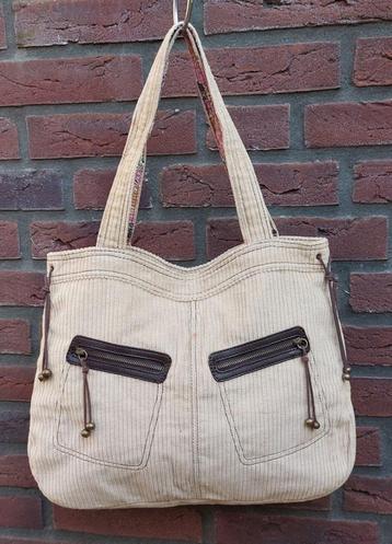 Mooie lichte bruine dames schoudertas. beschikbaar voor biedingen