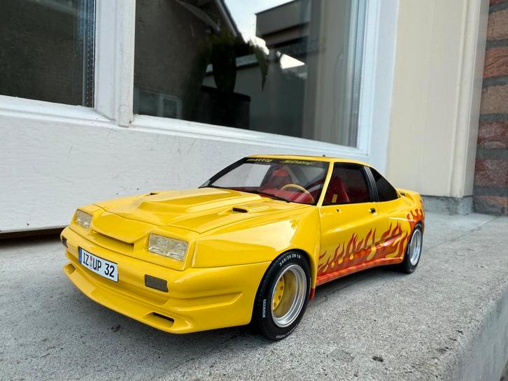 1:18 Opel Manta B Mattig geel 1991 BOS Models BOS362, Hobby en Vrije tijd, Modelauto's | 1:18, Zo goed als nieuw, Auto, Overige merken