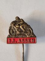 Speldje T.T. Assen met motorrijder, Ophalen of Verzenden, Gebruikt, Sport, Speldje of Pin