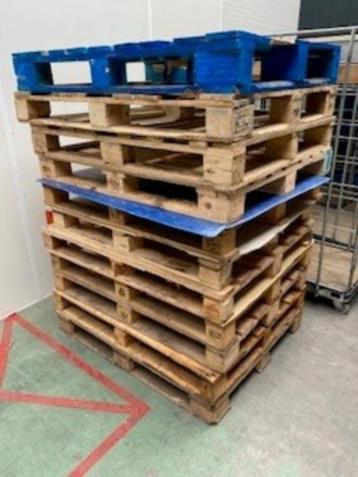 11 houten blokpallets... beschikbaar voor biedingen