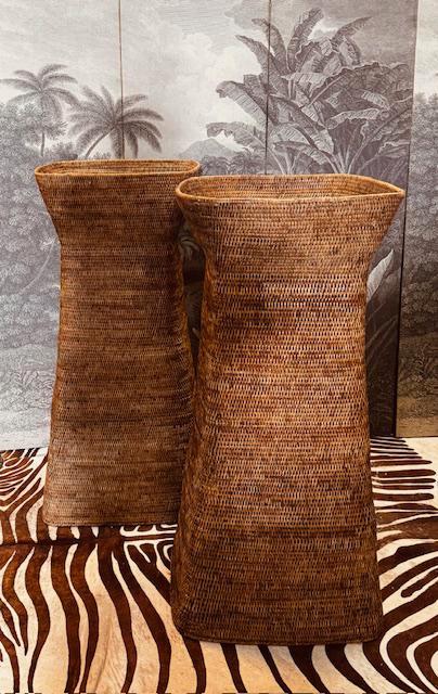 SET BIRMA ROTAN RIET RATTAN ZUILEN PILAREN PLANTENBAK 🤎, Huis en Inrichting, Woonaccessoires | Zuilen en Pilaren, Zo goed als nieuw
