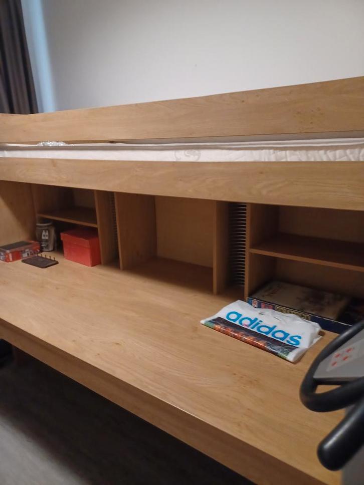 Hoogslaper met bureau - Praktisch en ruimtebesparend!, Huis en Inrichting, Slaapkamer | Stapelbedden en Hoogslapers, Zo goed als nieuw