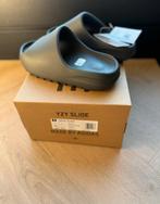 Yeezy Slide - Nieuw in doos!, Kleding | Heren, Schoenen, Ophalen of Verzenden, Nieuw, Zwart, Slippers