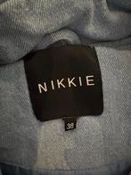 Nikkie Jeans Set - Jas & Broek, Kleding | Dames, Maat 38/40 (M), Blauw, Ophalen of Verzenden, Zo goed als nieuw