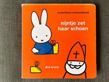 Dick Bruna - Nijntje Sinterklaas omdraaiboek. (Karton) GROOT