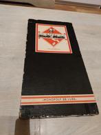 Monopoly De Luxe - Vintage Bordspel, Hobby en Vrije tijd, Gezelschapsspellen | Bordspellen, Gebruikt, 1027 Newport Avenue, Pawtucket, RI 02861, USA