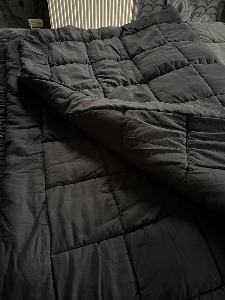 Nieuw Dekbed 210x220 - Zonder Overtrek!, Huis en Inrichting, Slaapkamer | Beddengoed, Nieuw, Deken of Dekbed, Tweepersoons, Zwart