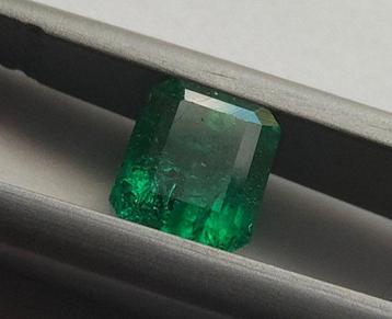 Mooie groene smaragd, 0,71 karaats met IGI-rapport beschikbaar voor biedingen