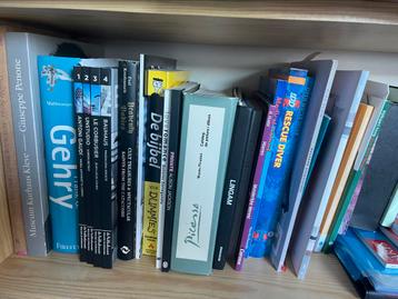 25 prachtige kunst en architectuur boeken. beschikbaar voor biedingen