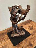 Balinees houtsnijwerk  man met kippen, Antiek en Kunst, Ophalen of Verzenden