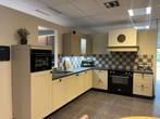Showroom Keuken Keller Massief Hout Sesam Kleur, Ophalen, Hoekkeuken, Grijs, Graniet of Steen